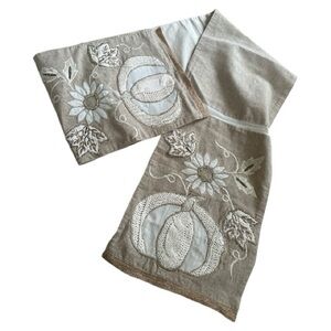 Pier1 imports Autumn Pumpkins beaded grey Table Runner size 13inx72in